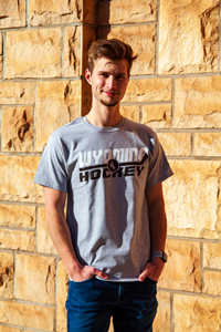 Champion Bucking Horse Basic Sports Tees