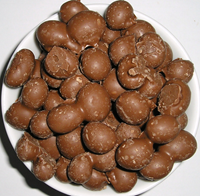 PEANUTS DOUBLE DIPPED CHOCOLATE