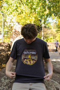 The Duck Company® Tee S/S War Memorial Tree Stump University of Wyoming